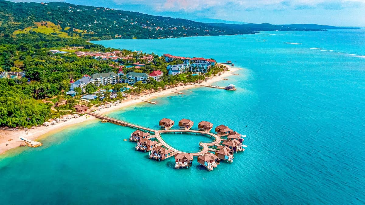 Jamaica travel scenery